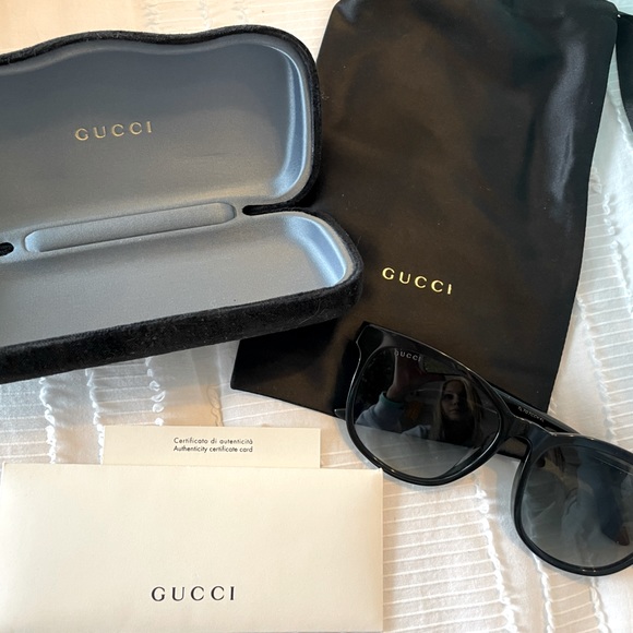 Black GUCCI sunglasses main image 7